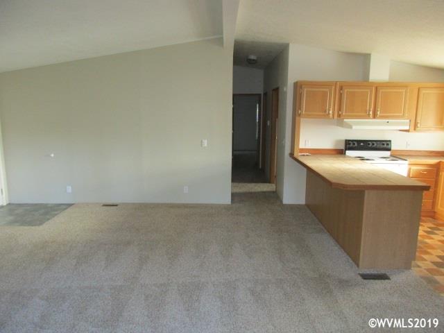 173 Cedar Lane Gates, OR 97346 - Photo 5 of 16