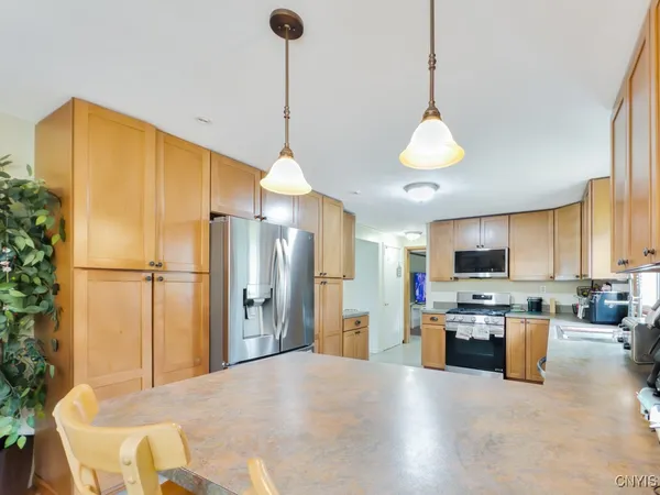 $3,200 | 7189 Coventry Road North, Manlius, NY 13057