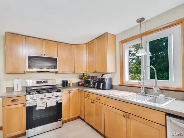 $3,200 | 7189 Coventry Road North, Manlius, NY 13057