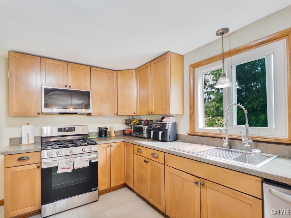 7189 Coventry Road North Manlius, NY 13057 - Photo 16 of 35