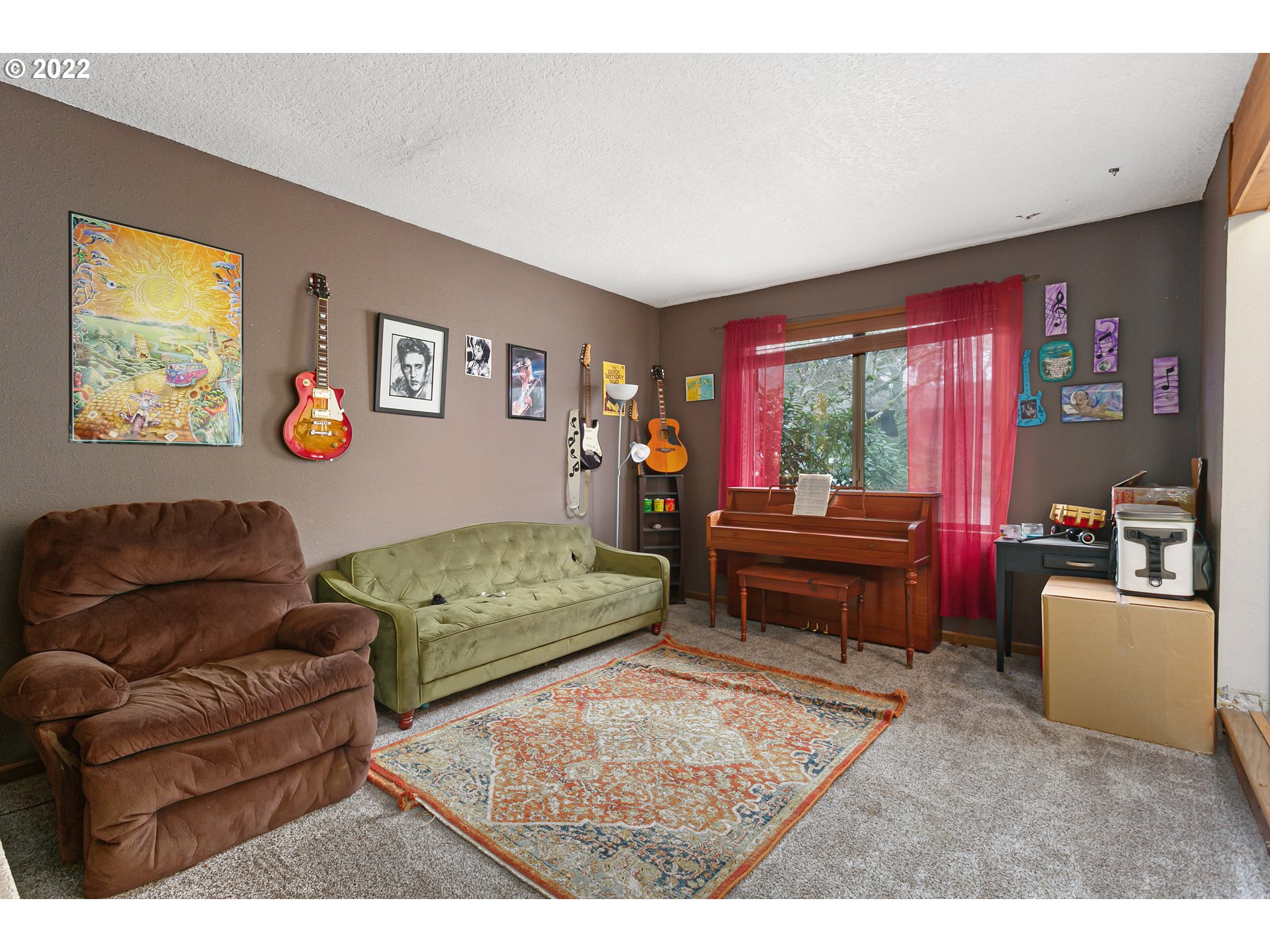 16570 Southwest Hargis Road Beaverton, OR 97007 - Photo 4 of 32 Gallery Image 4