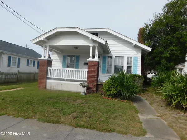 $1,800 | 107 Gordon Street, Beaufort, NC 28516