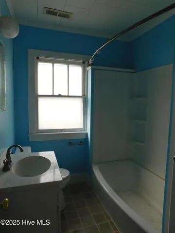 $2,000 | 107 Gordon Street, Beaufort, NC 28516