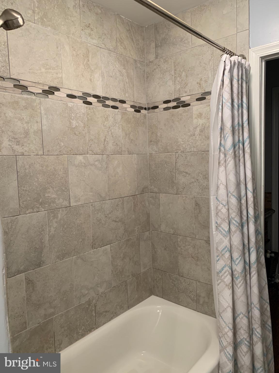 210 Greendale Road Philadelphia, PA 19154 - Photo 16 of 21 Bathroom