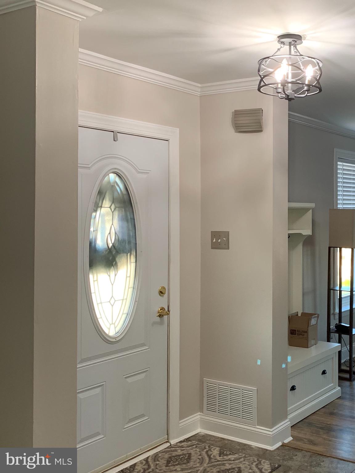 210 Greendale Road Philadelphia, PA 19154 - Photo 3 of 21 Foyer