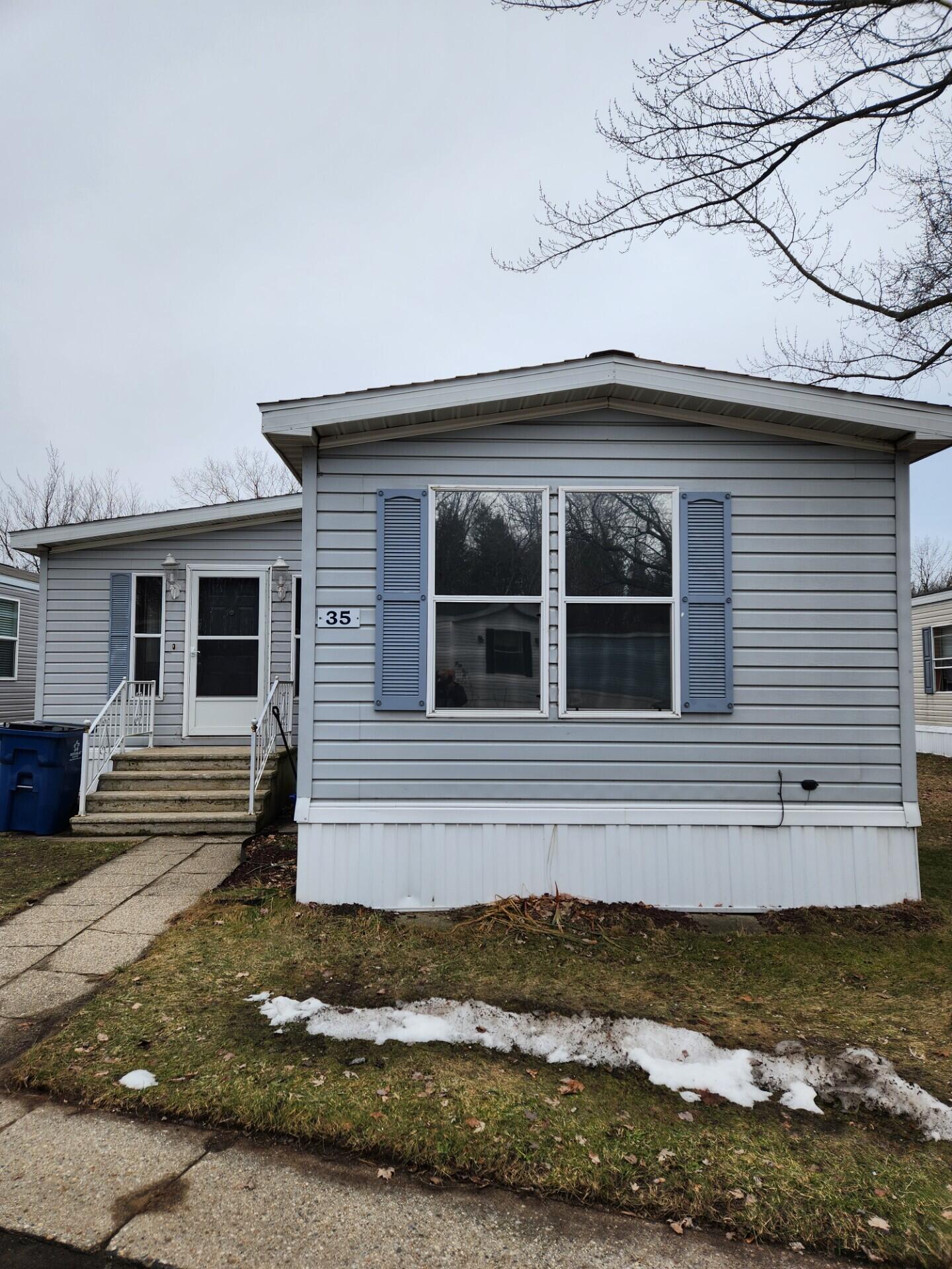 1281 East Pontaluna Road, Unit 35 Norton Shores, MI 49456 - Photo 11 of 12 thumbnail_1000025744