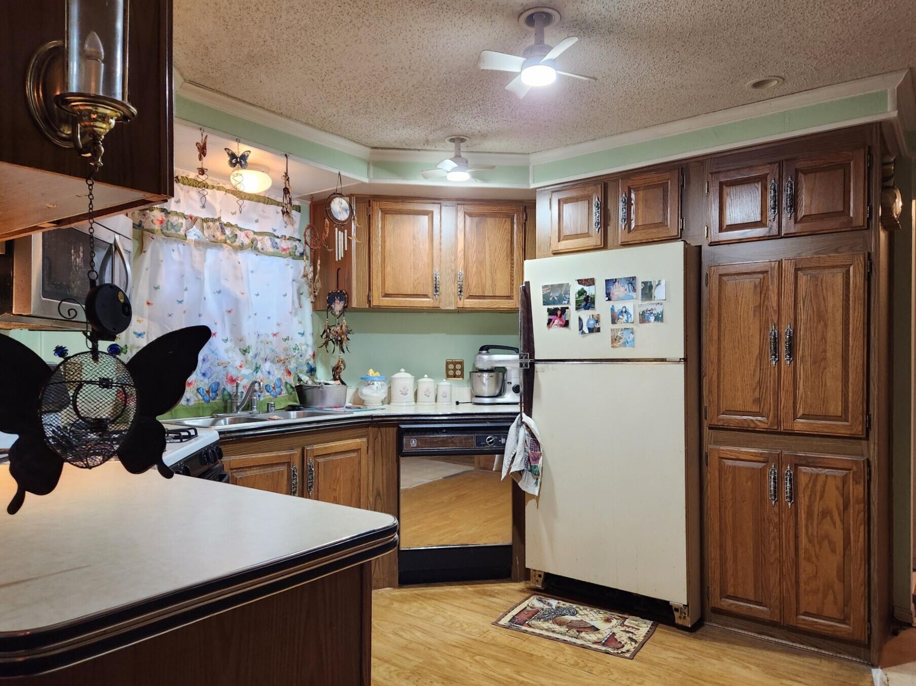 1281 East Pontaluna Road, Unit 35 Norton Shores, MI 49456 - Photo 2 of 12 thumbnail_1000026018 (1)