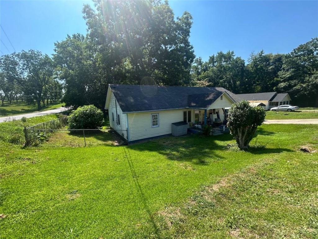 201 Walter Street Thomaston, GA 30286 - Photo 4 of 16