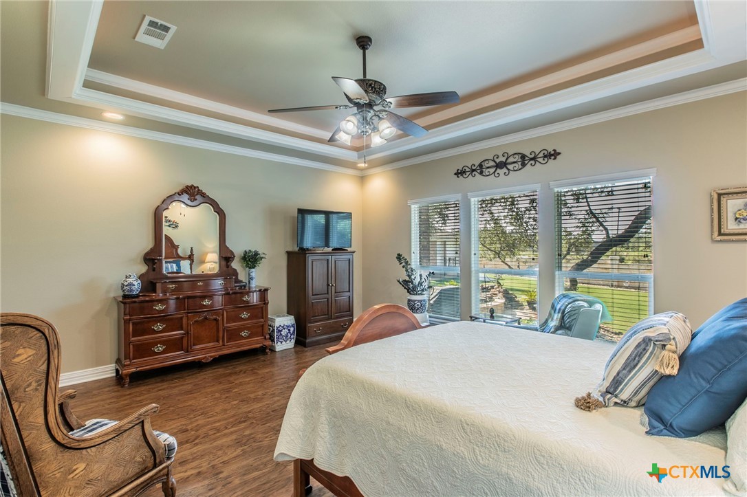 1735 Alta Vista Loop Temple, TX 76502 - Photo 15 of 41 Primary Suite-Oversized