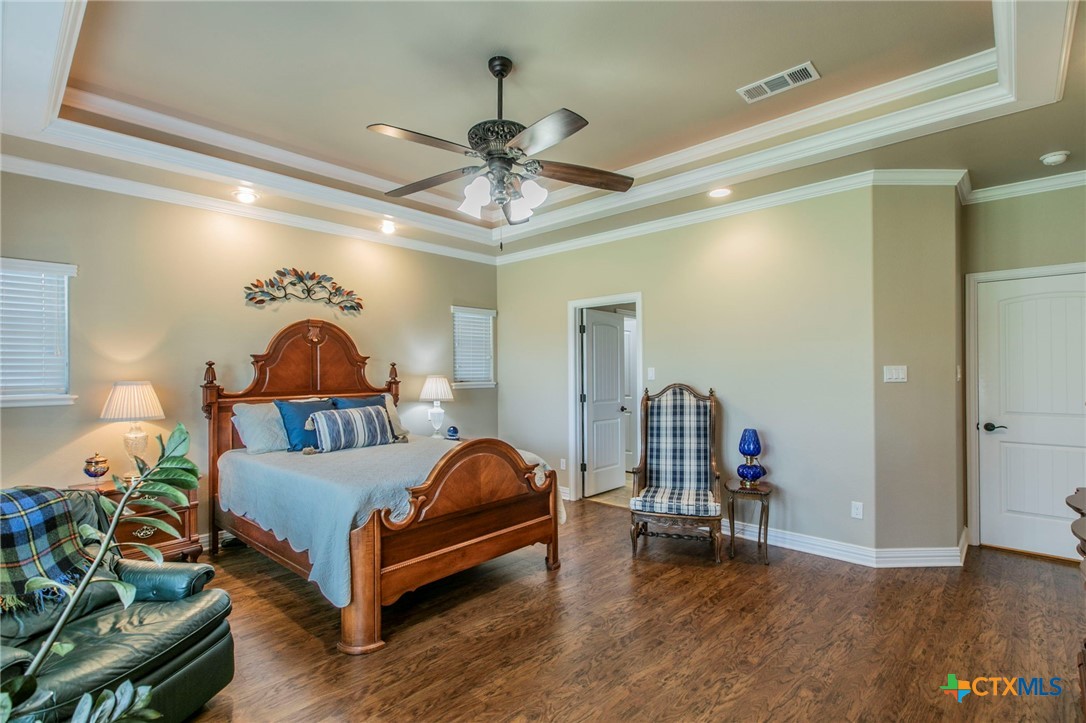 1735 Alta Vista Loop Temple, TX 76502 - Photo 16 of 41 Primary Suite Crown Molding