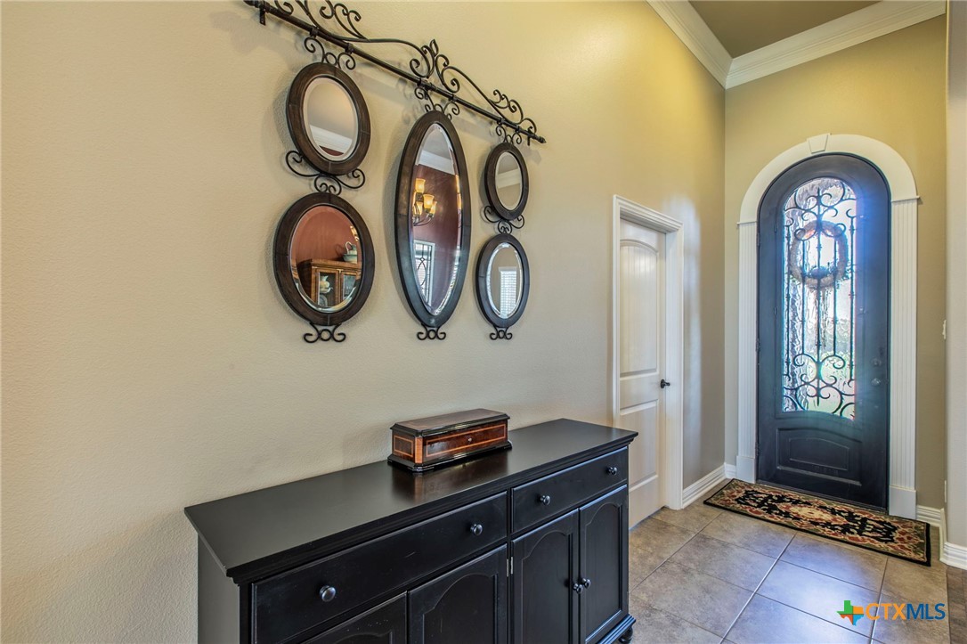 1735 Alta Vista Loop Temple, TX 76502 - Photo 2 of 41 Entry