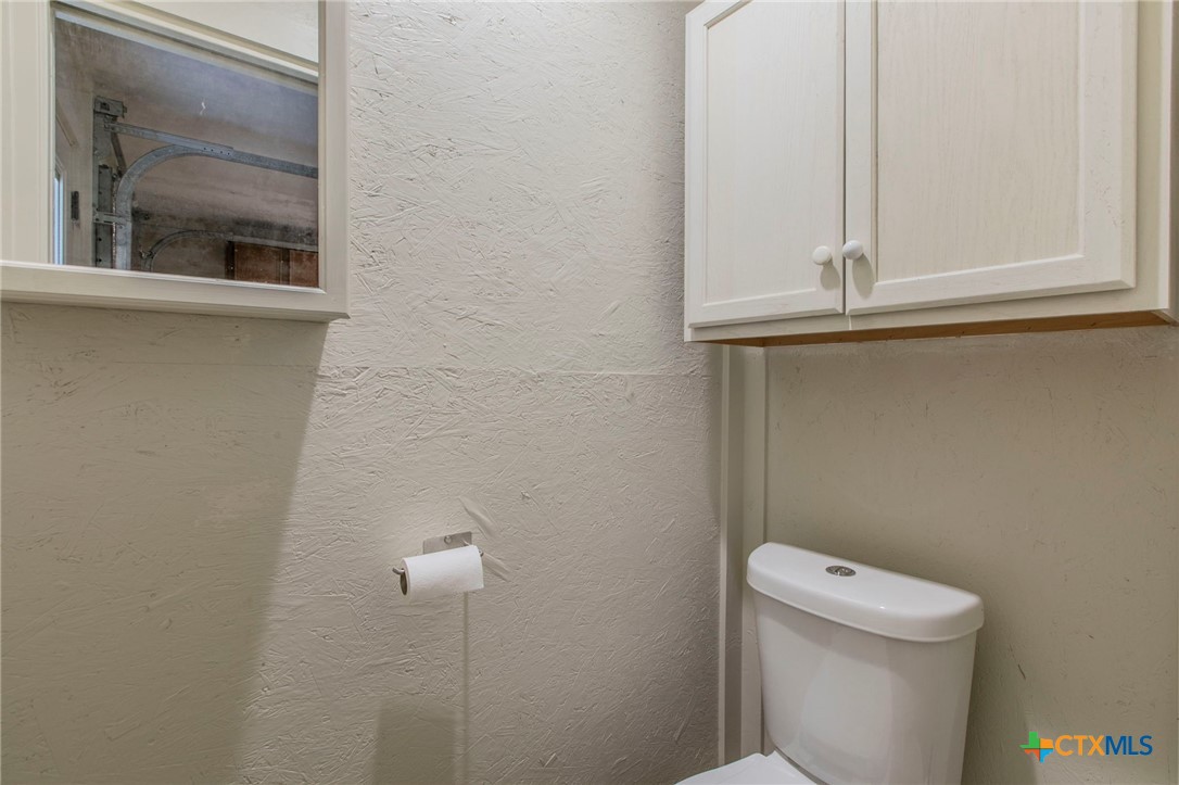 1735 Alta Vista Loop Temple, TX 76502 - Photo 37 of 41 Half Bath Shop/Man Cave