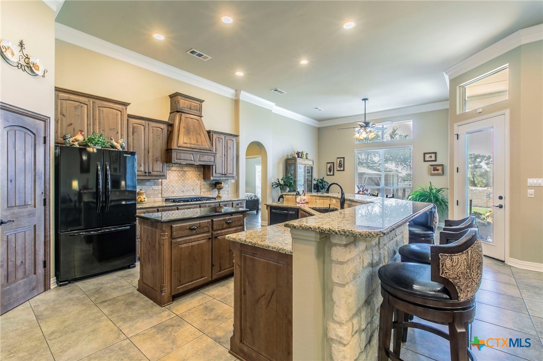 1735 Alta Vista Loop Temple, TX 76502 - Photo 9 of 41 Kitchen - Granite Countertops