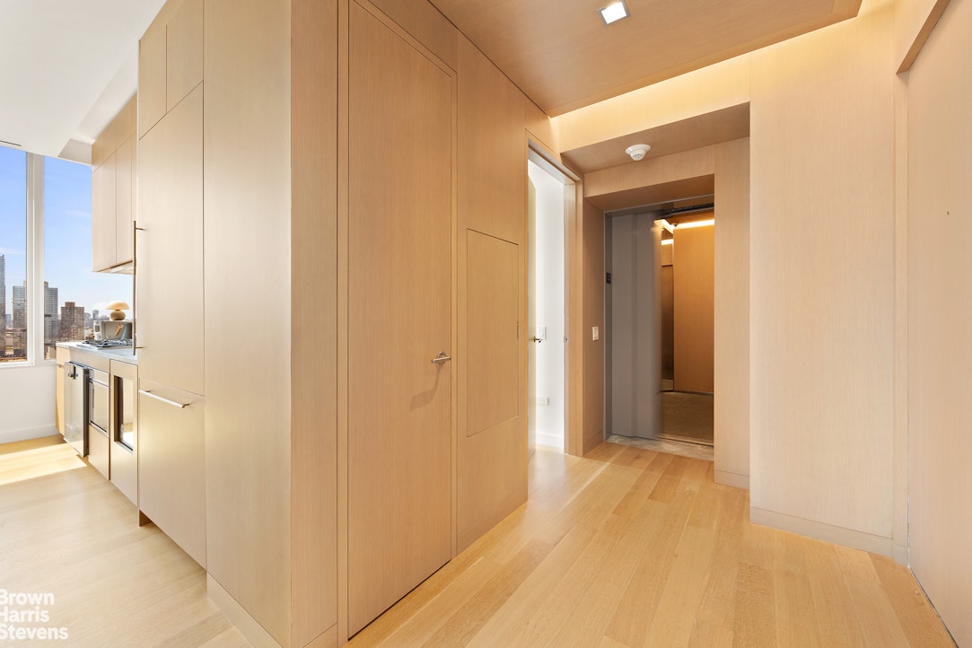 611 West 56th Street, Unit 25A Manhattan, NY 10019 - Photo 10 of 19