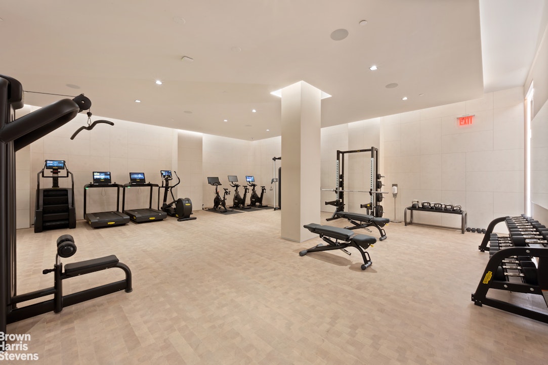 611 West 56th Street, Unit 25A Manhattan, NY 10019 - Photo 16 of 19