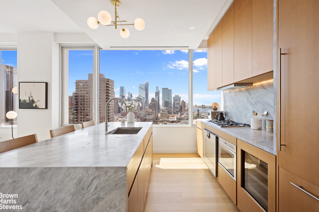 611 West 56th Street, Unit 25A Manhattan, NY 10019 - Photo 6 of 19