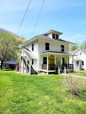 $1,200 | 330 South College Avenue, Bluefield, VA 24605