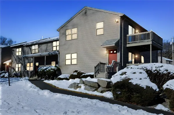 $295,000 | 402 Pinewood Drive, Smithfield, RI 02917