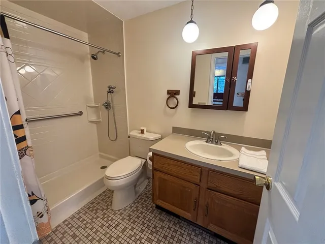 $309,900 | 402 Pinewood Drive, Smithfield, RI 02917