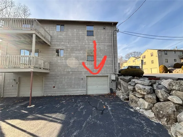 $299,900 | 402 Pinewood Drive, Smithfield, RI 02917