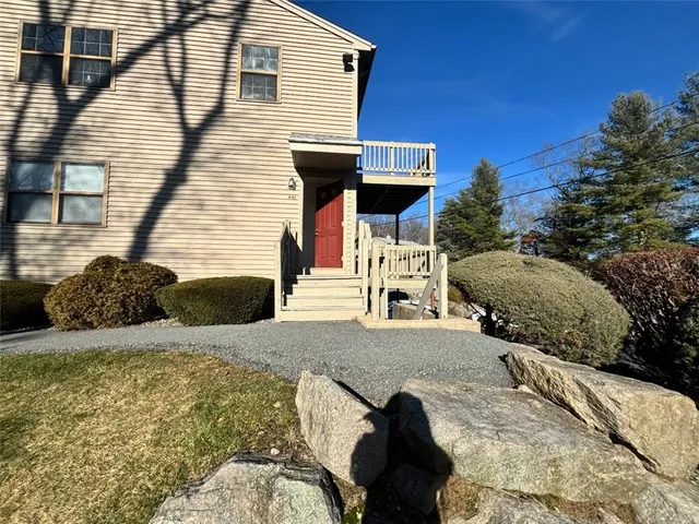 $309,900 | 402 Pinewood Drive, Smithfield, RI 02917