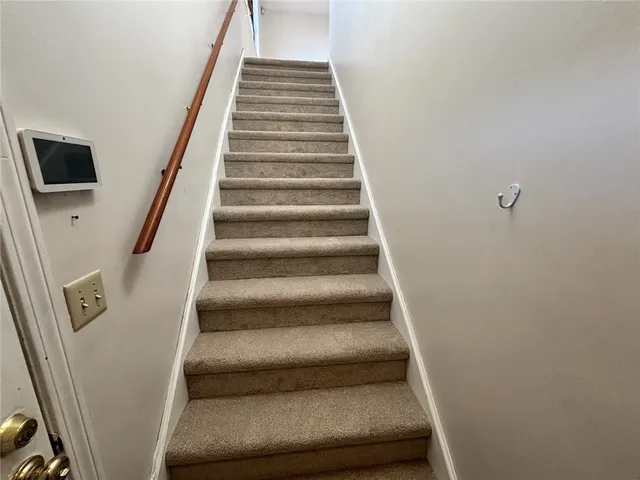 $309,900 | 402 Pinewood Drive, Smithfield, RI 02917