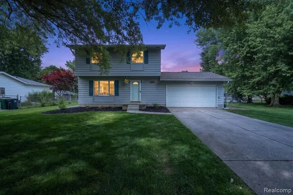 $290,000 | 5521 Independence Colony Road, Grand Blanc, MI 48439