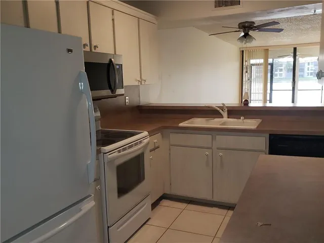 $1,795 | 6010 Coral Lake Drive, Unit 110, Margate, FL 33063