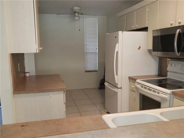 $1,795 | 6010 Coral Lake Drive, Unit 110, Margate, FL 33063