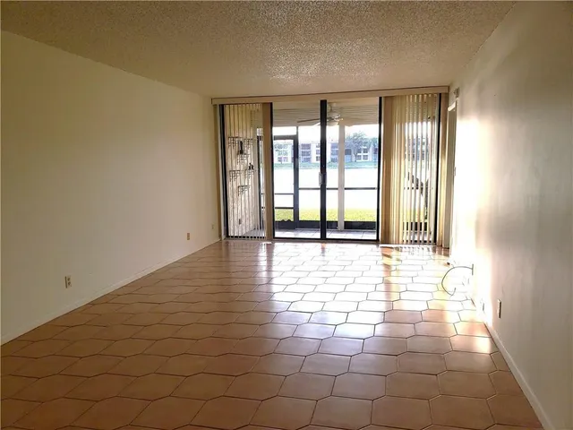 $1,795 | 6010 Coral Lake Drive, Unit 110, Margate, FL 33063