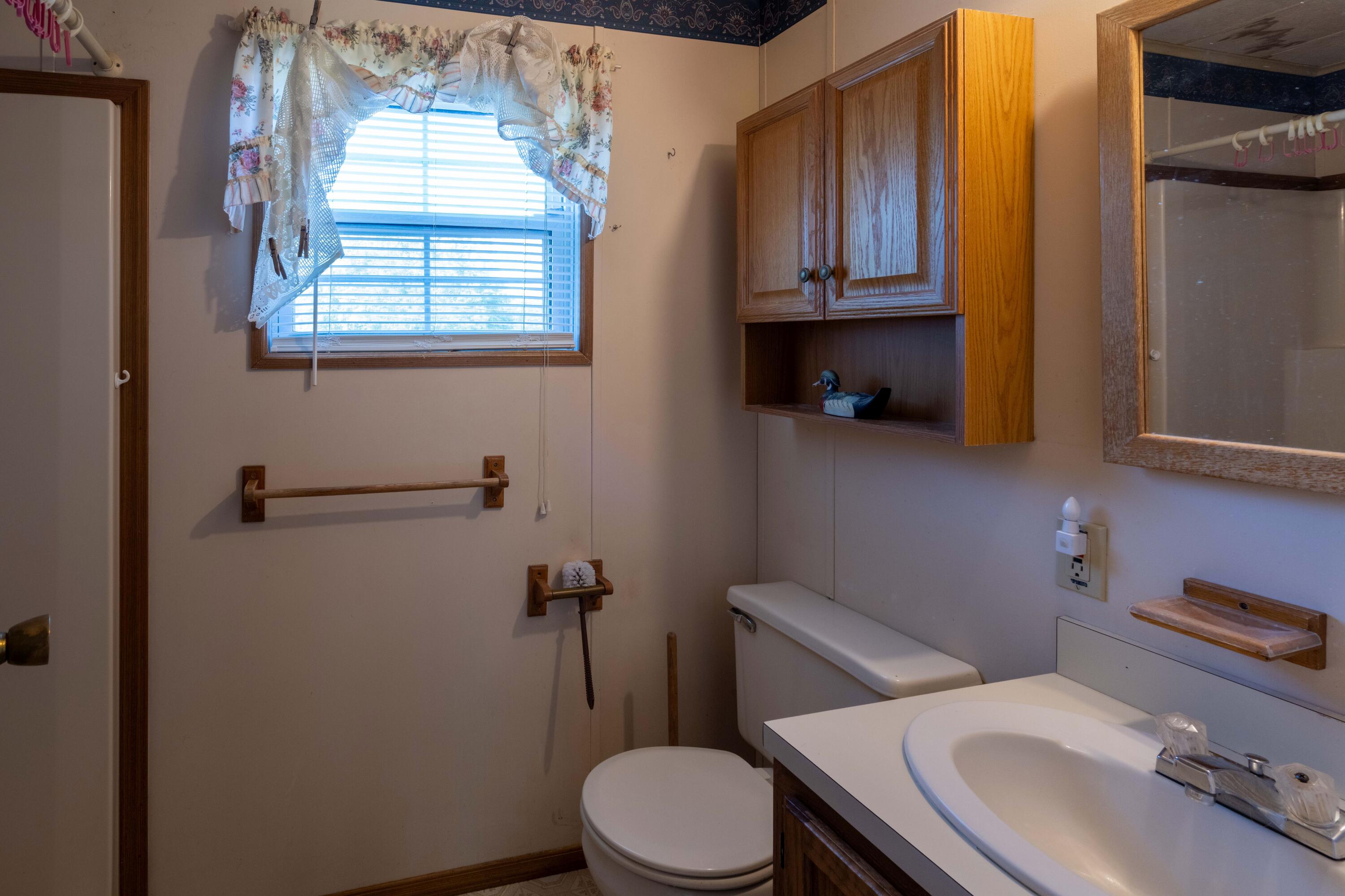 33 Jesse Robbins Road Belfast, ME 04915 - Photo 19 of 26 2'nd Full Bath