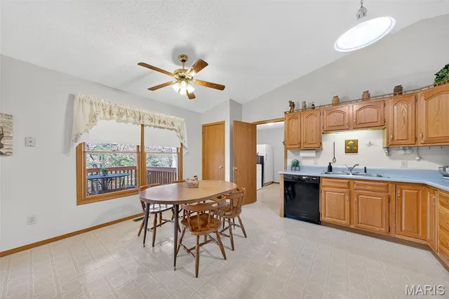 $224,900 | 320 Constitution Avenue, De Soto, MO 63020