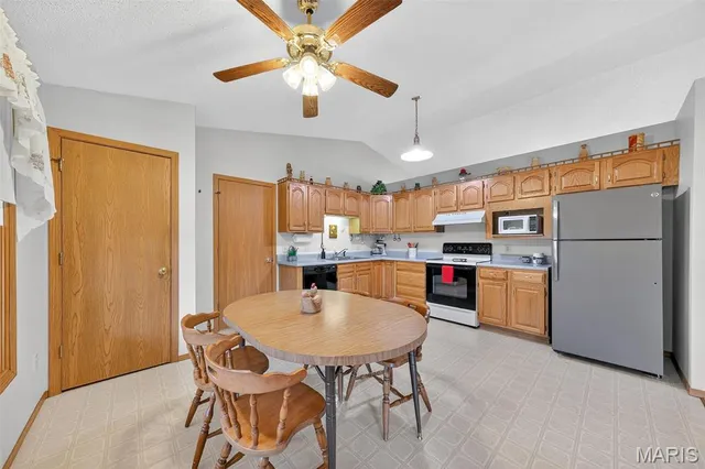 $224,900 | 320 Constitution Avenue, De Soto, MO 63020