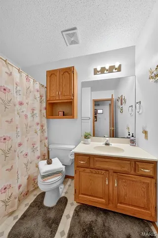 $224,900 | 320 Constitution Avenue, De Soto, MO 63020