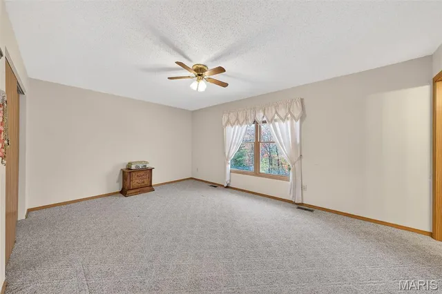 $224,900 | 320 Constitution Avenue, De Soto, MO 63020