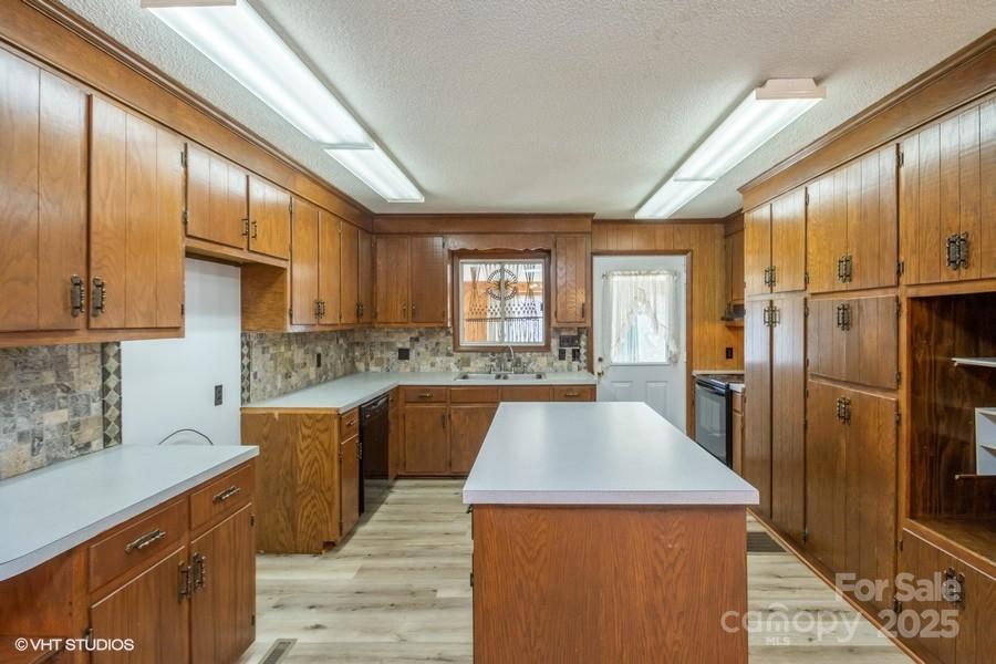 2011 Robinson Road Newton, NC 28658 - Photo 8 of 48 Gallery Image 8