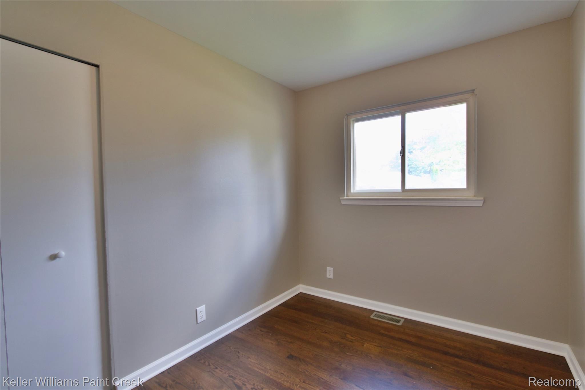 31329 Hayes Road Warren, MI 48088 - Photo 11 of 15 bedroom.jpg