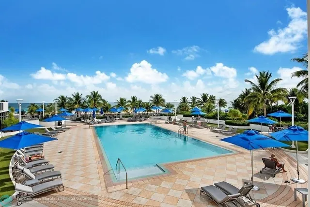 $2,100 | 100 Lincoln Road, Unit 411A, Miami Beach, FL 33139