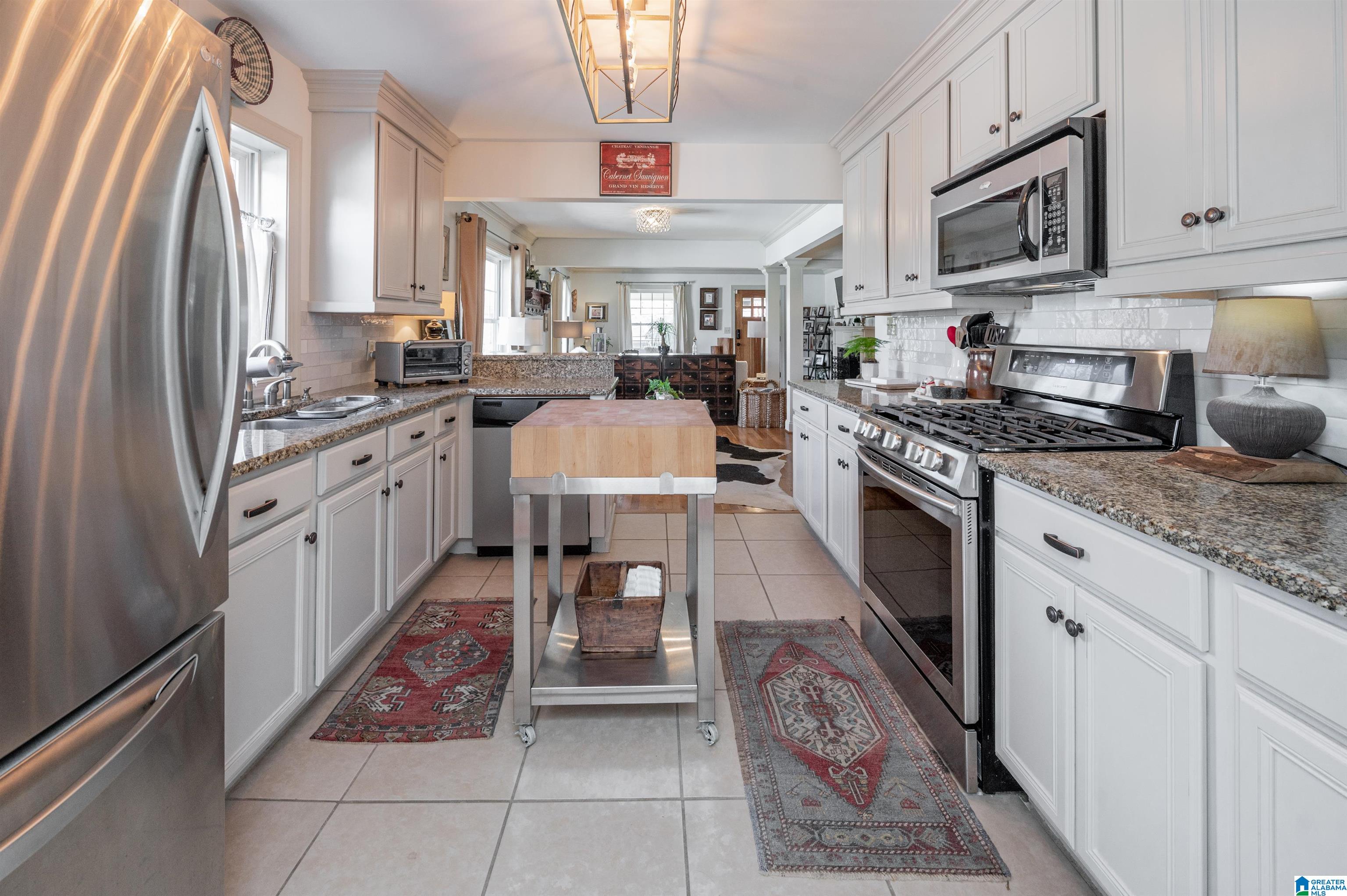 916 Highland Road Birmingham, AL 35209 - Photo 18 of 36