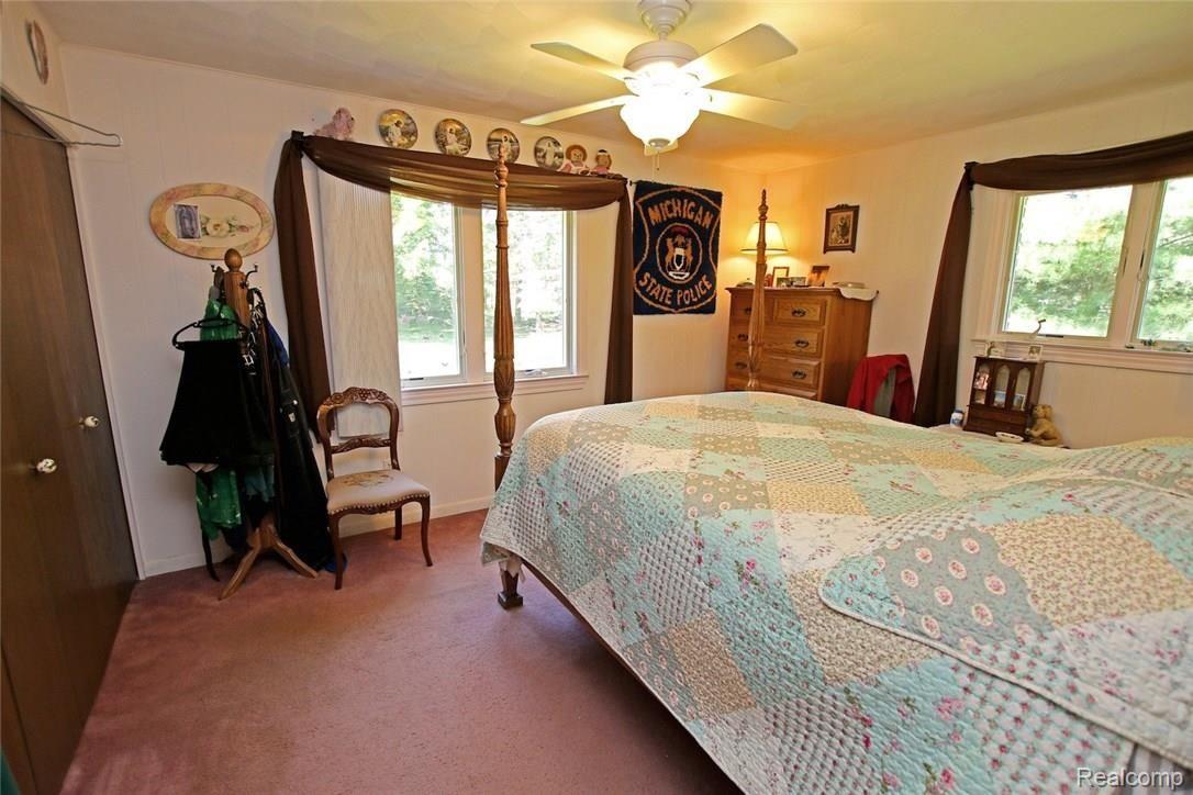 6451 Oakhill Road Clarkston, MI 48348 - Photo 29 of 52 29) Master Bedroom.jpg