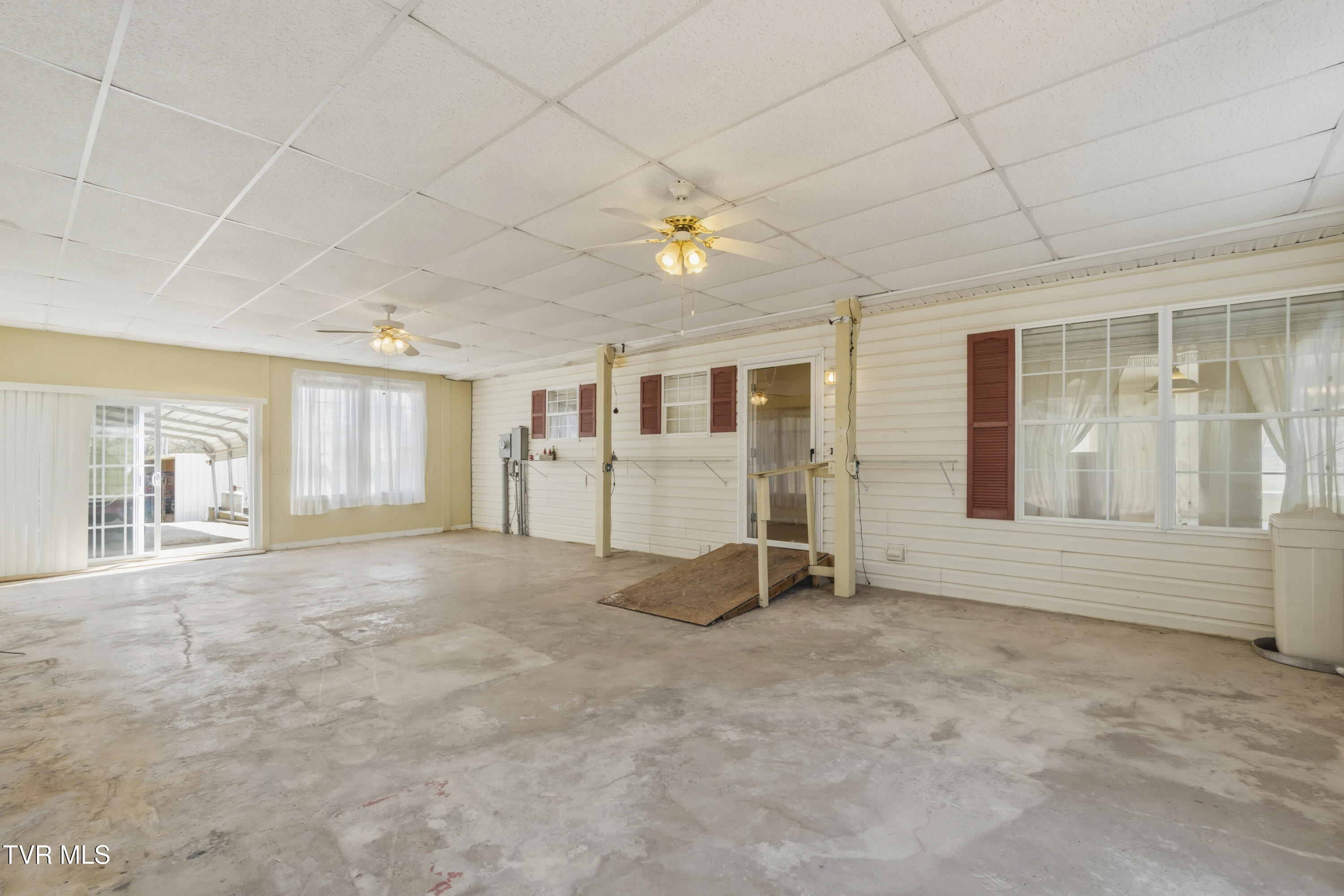 4061 Carters Valley Road Church Hill, TN 37642 - Photo 48 of 54 enclosed patio/sunroom
