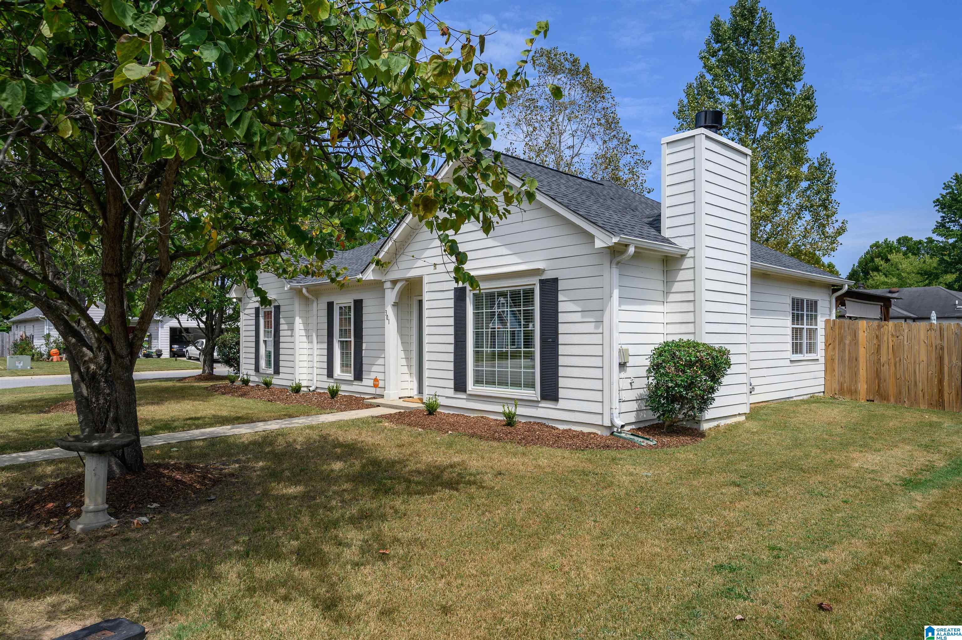 301 Mills Way Pelham, AL 35124 - Photo 2 of 44