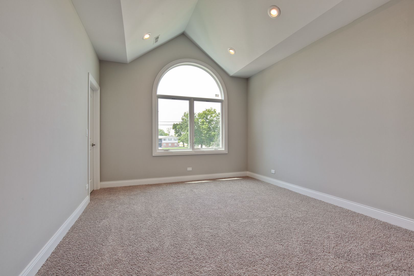 1747 Greenwood Road Glenview, IL 60026 - Photo 32 of 46 an empty room with a window