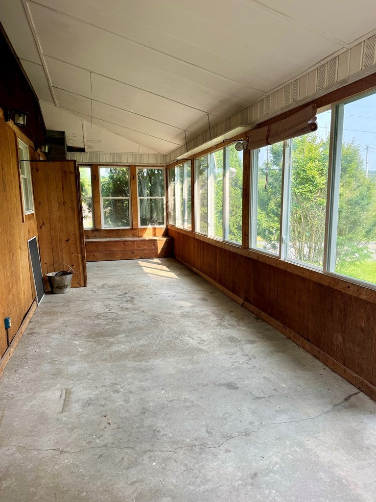10670 Raystown Road Huntingdon, PA 16652 - Photo 32 of 60 three season room