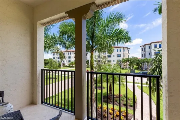 $8,500 | 16382 Viansa Way, Unit 3102, Naples, FL 34110