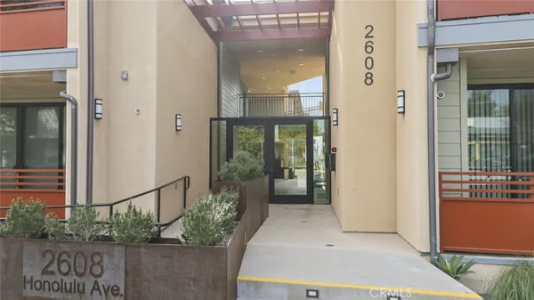 $890,000 | 2608 Honolulu Avenue, Unit 310, Montrose, CA 91020