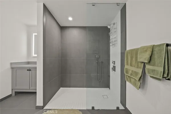 $890,000 | 2608 Honolulu Avenue, Unit 310, Montrose, CA 91020