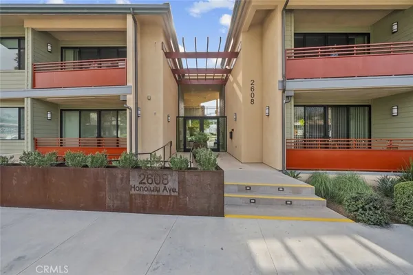 $890,000 | 2608 Honolulu Avenue, Unit 310, Montrose, CA 91020