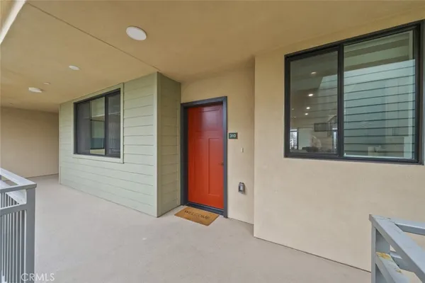 $890,000 | 2608 Honolulu Avenue, Unit 310, Montrose, CA 91020