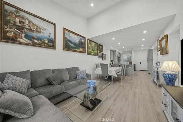 $890,000 | 2608 Honolulu Avenue, Unit 310, Montrose, CA 91020